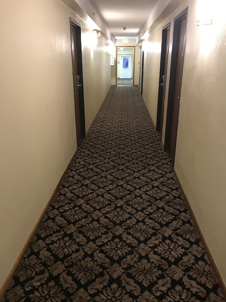 Super 8 By Wyndham Bridgeview Of מקינאו סיטי מראה חיצוני תמונה