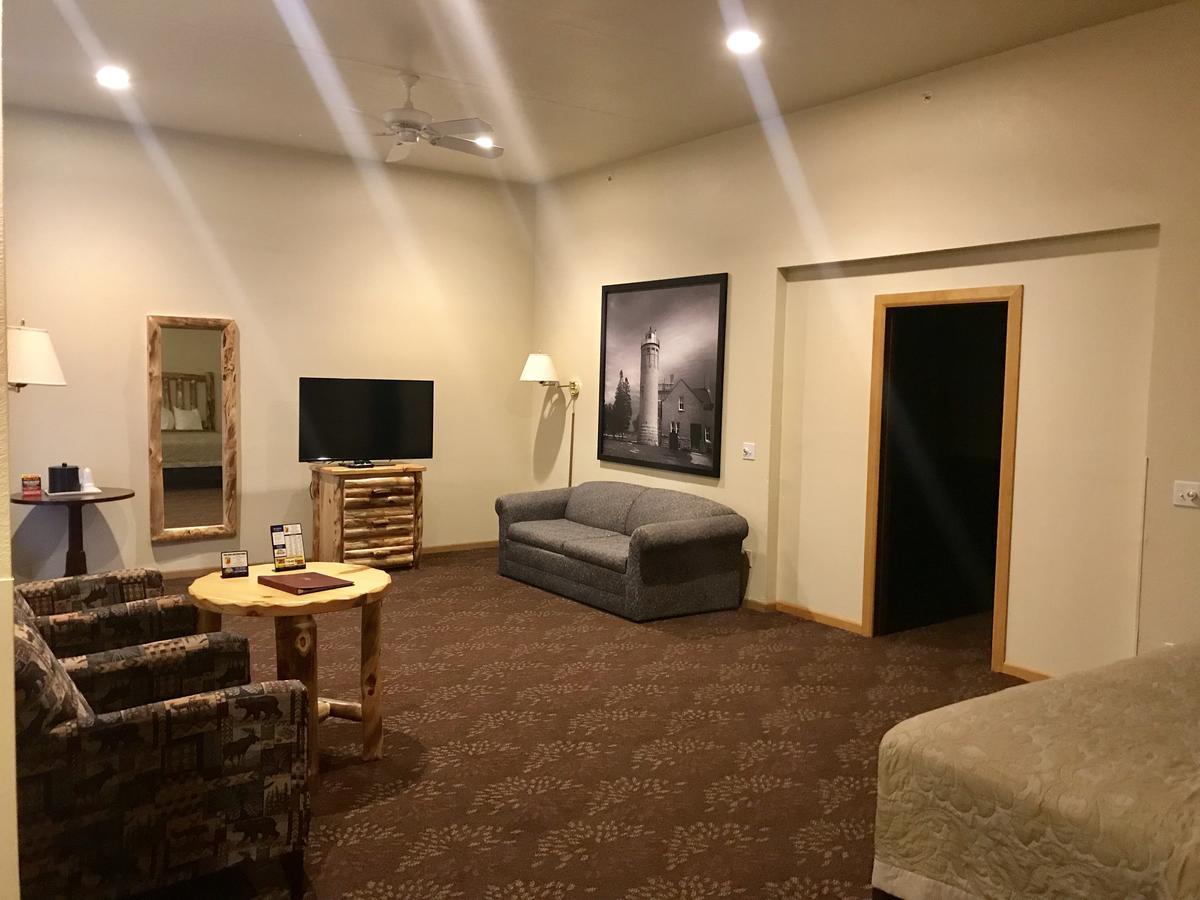 Super 8 By Wyndham Bridgeview Of מקינאו סיטי מראה חיצוני תמונה